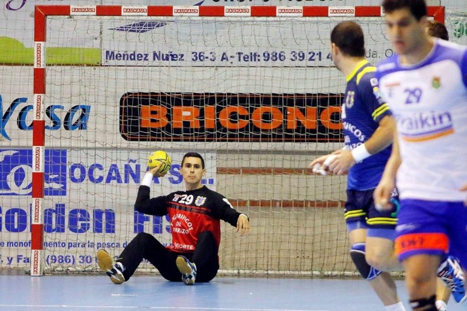 El portero del Cangas Yeray Lamariano, durante el partido del sábado pasado contra el Granollers.