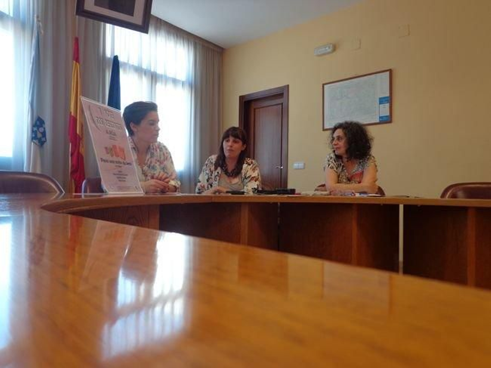 Virginia Morillo, María González Albert y Luisa López Cruz, en la presentación de la "Noite dos Descontos".