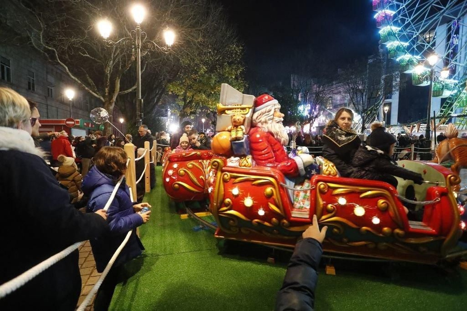 Los turistas invaden Vigo en el Puente73