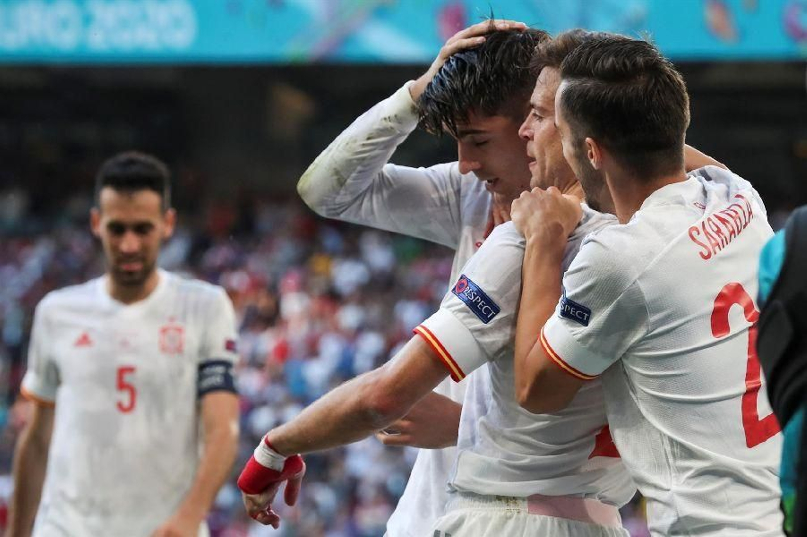 España sufre en su pase a cuartos 25