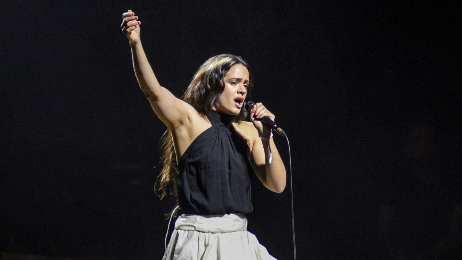 La cantante Rosalía durante el Concierto-Manifiesto x Palestina en el Palau Sant Jordi.