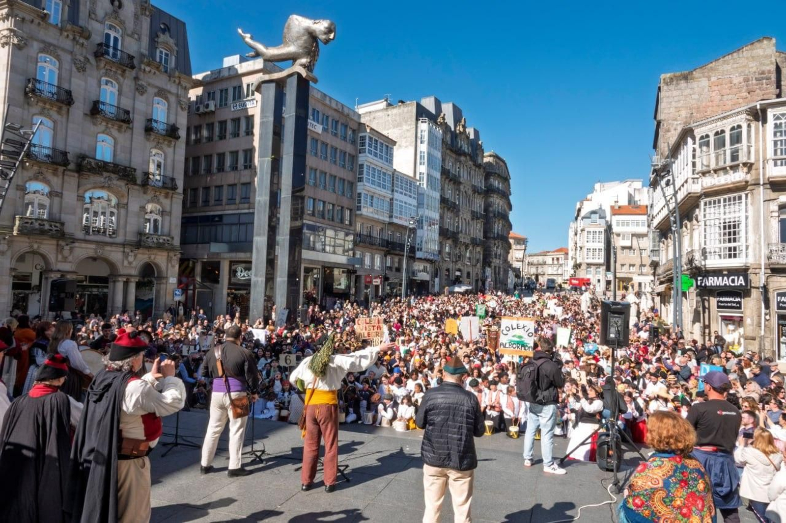 Galería | Cientos de niños toman Vigo por la Reconquistiña