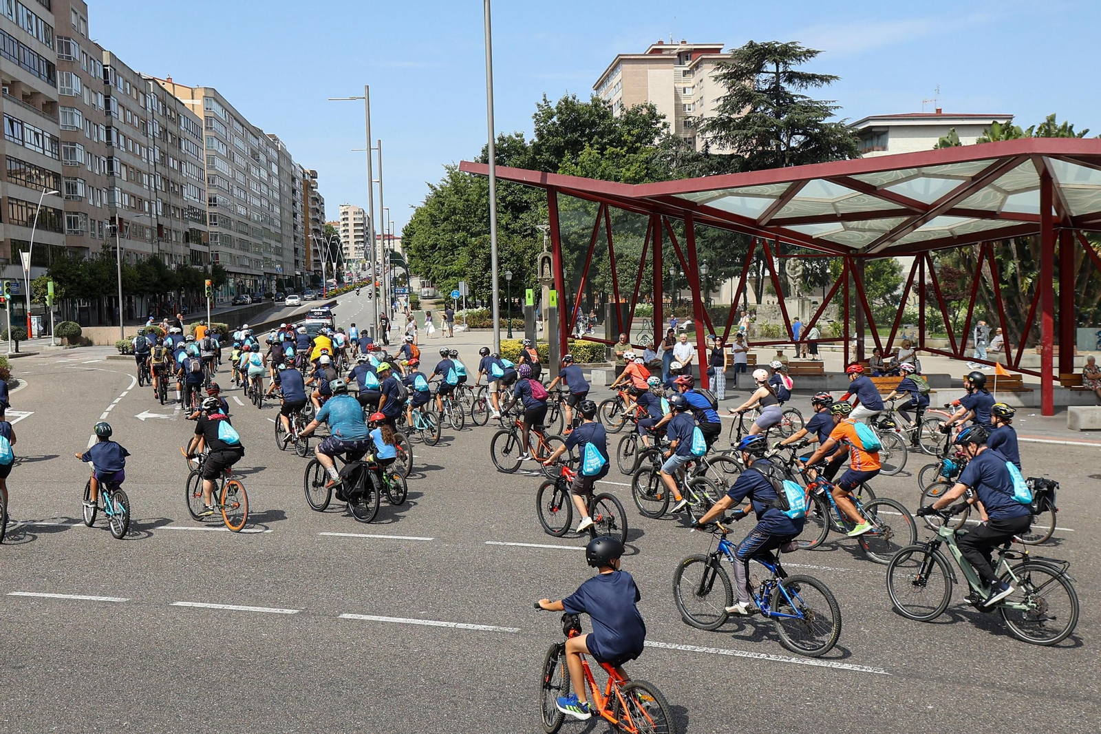 Galería | El ciclismo toma Vigo con la primera edición del Día de la Bici de Atlántico