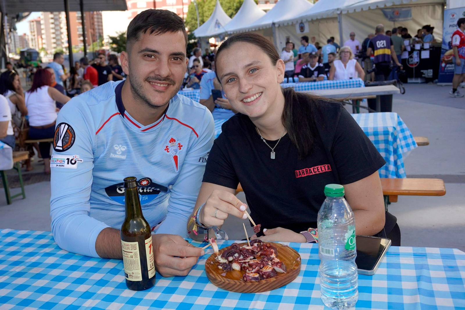 Galería | Música, comida y fútbol para calentar el Celta-Racing