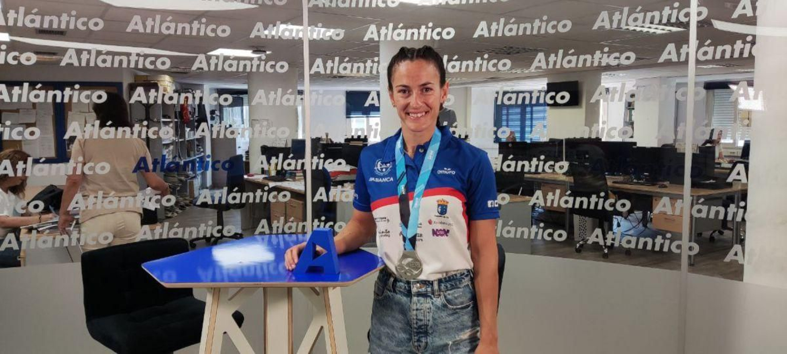 Tania Fernández visitó Atlántico para charlar sobre piragüismo.