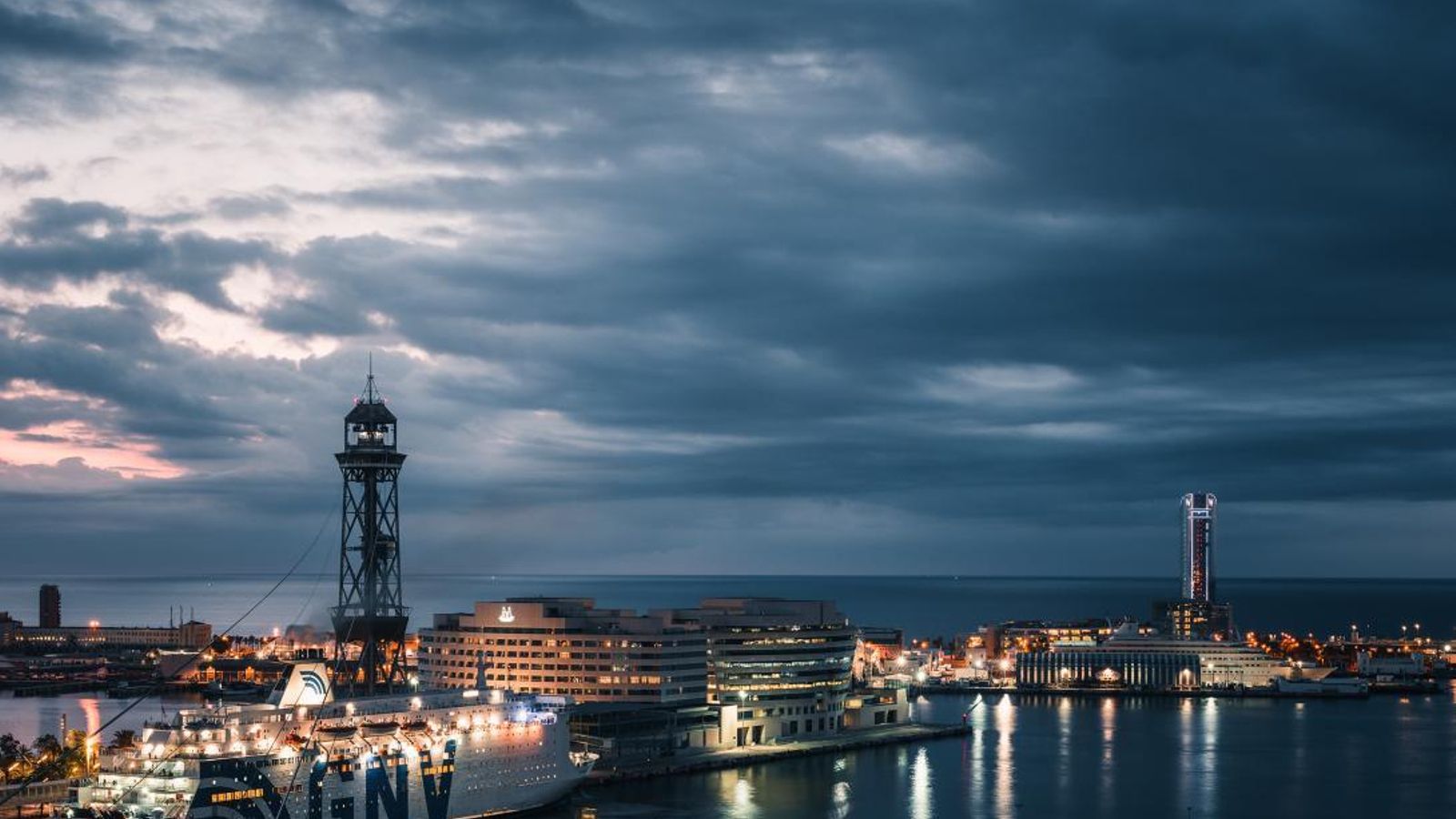 Marina del Port Vell, puerto para superyates en Barcelona