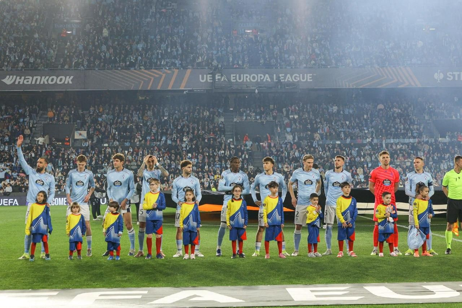 Galería | El Celta y el Olympique, un duelo de altura en Balaídos