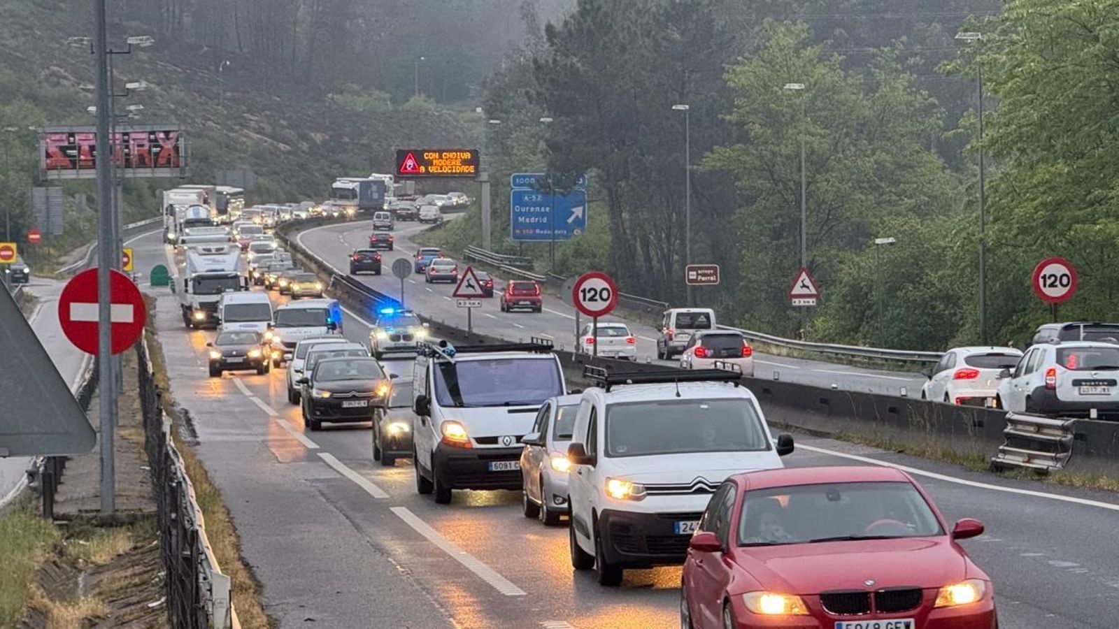 El accidente provocó largas retenciones.