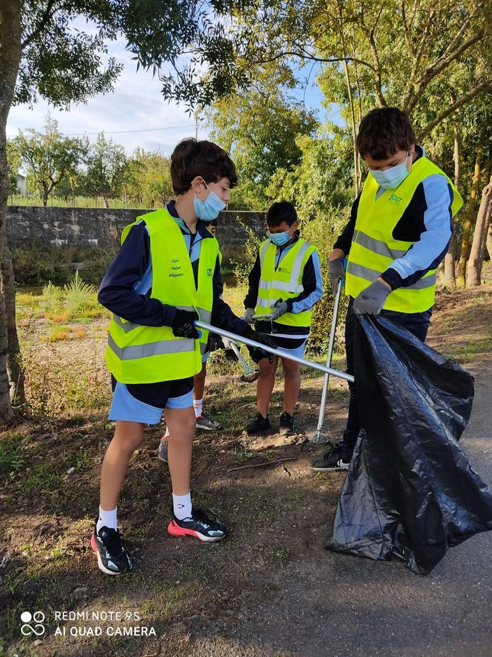 Os alumnos convertidos en axentes ambientais.