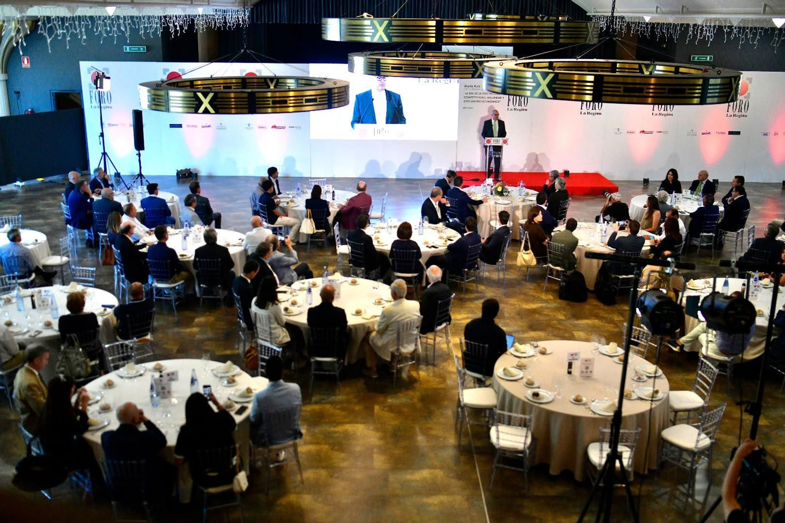 Galería | Mario Ruiz-Tagle, CEO de Iberdrola España, congrega a numerosas personalidades e invitados en el Foro La Región
