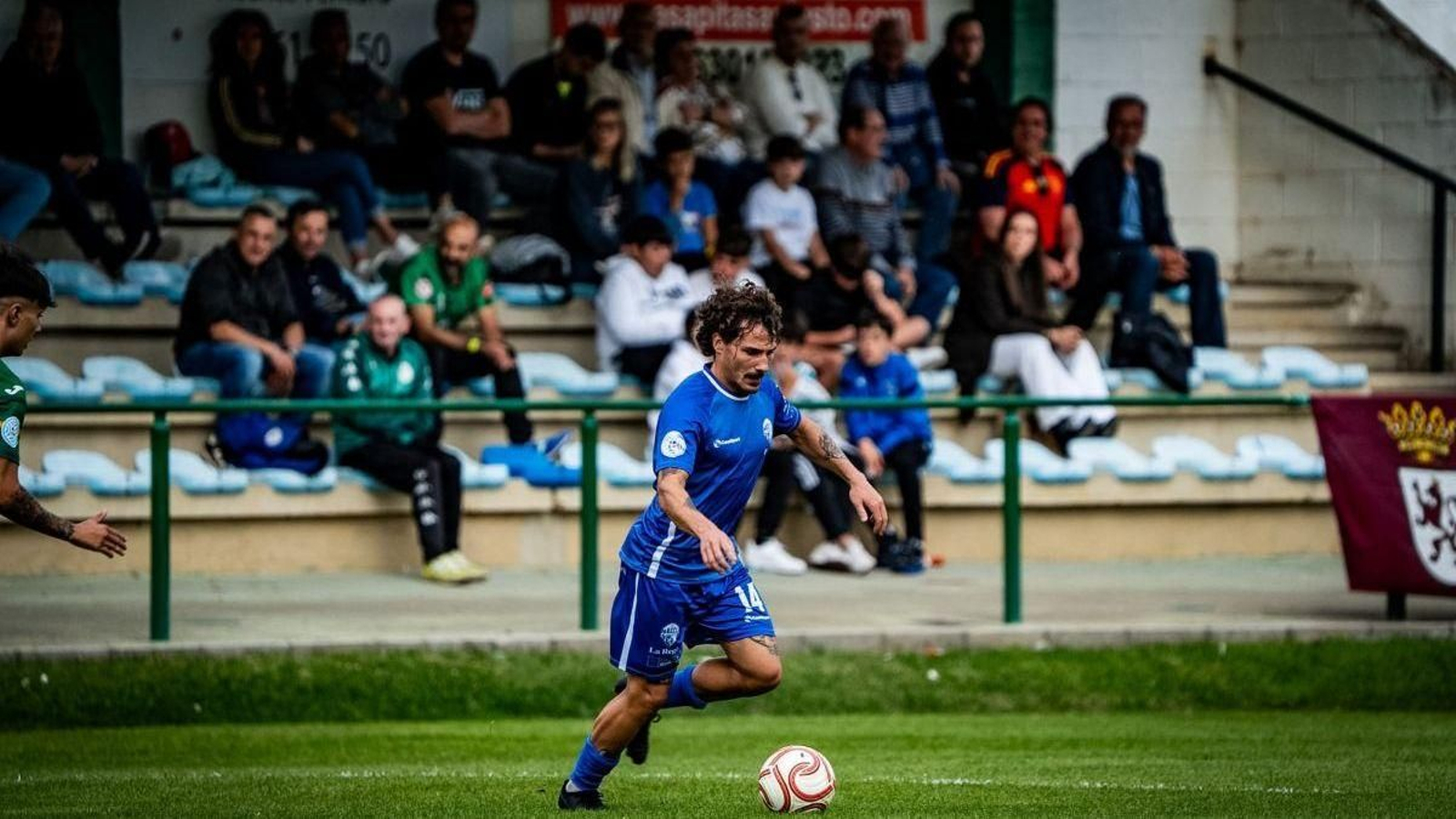 Jesús Cambil, centrocampista del Ourense CF, en el duelo ante el Astorga.