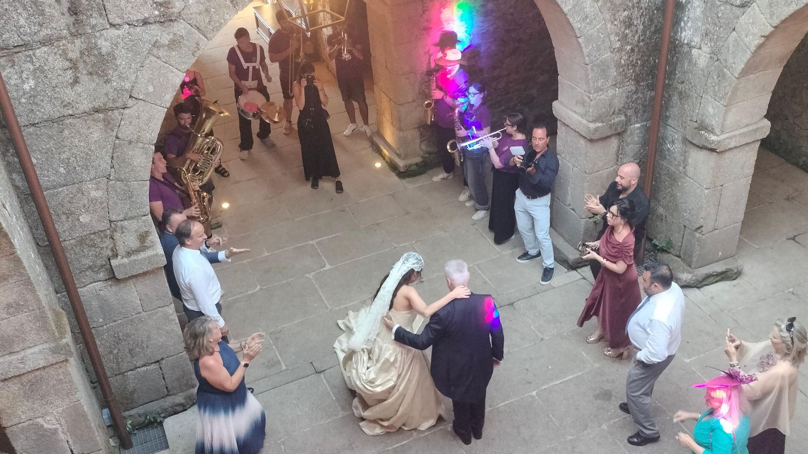 Celebración de la boda de Néstor Barreira y Marilia Martins-Soares en el Pazo San Tirso de Abegondo
