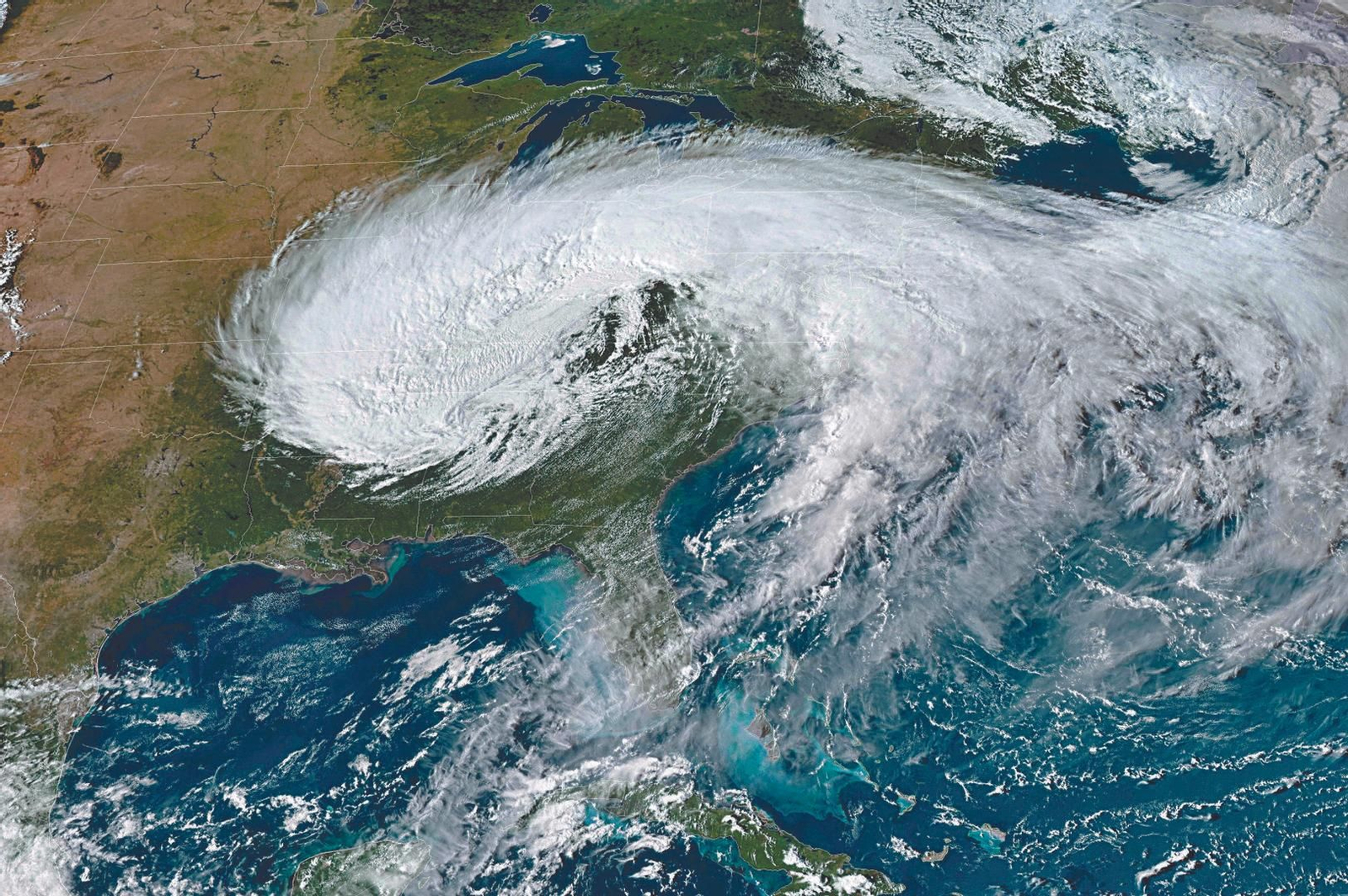 El huracán Helene, situado al norte de Florida.