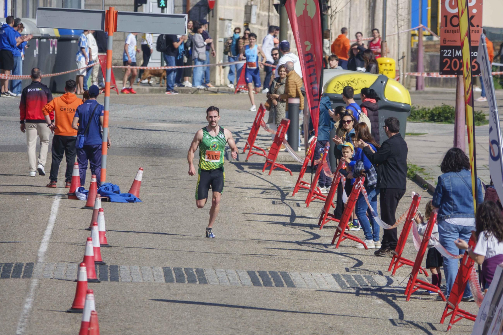 Galería | Pequeños y mayores se divierten en la 10K de Porriño