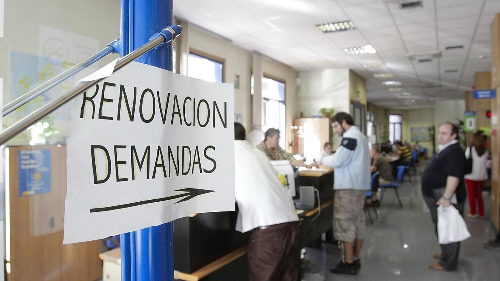 Oficina del paro en el Parque del Posío de Ourense. MIGUEL ÁNGEL