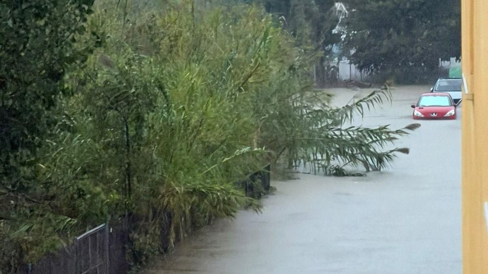 La Generalitat prepara orden de confinamiento para el litoral sur de Valencia y norte de Alicante por las lluvias.