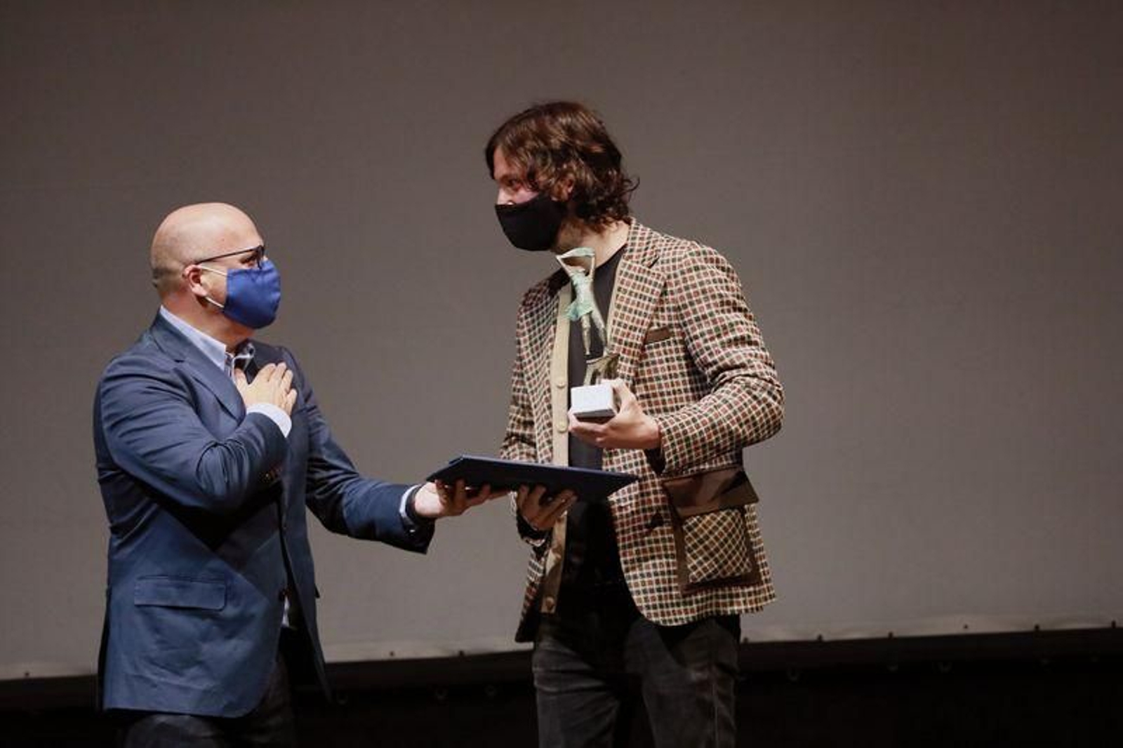 OURENSE 26/09/2020.- Entrega del premio Eduardo Barreiros a Polo Menarguez. José Paz