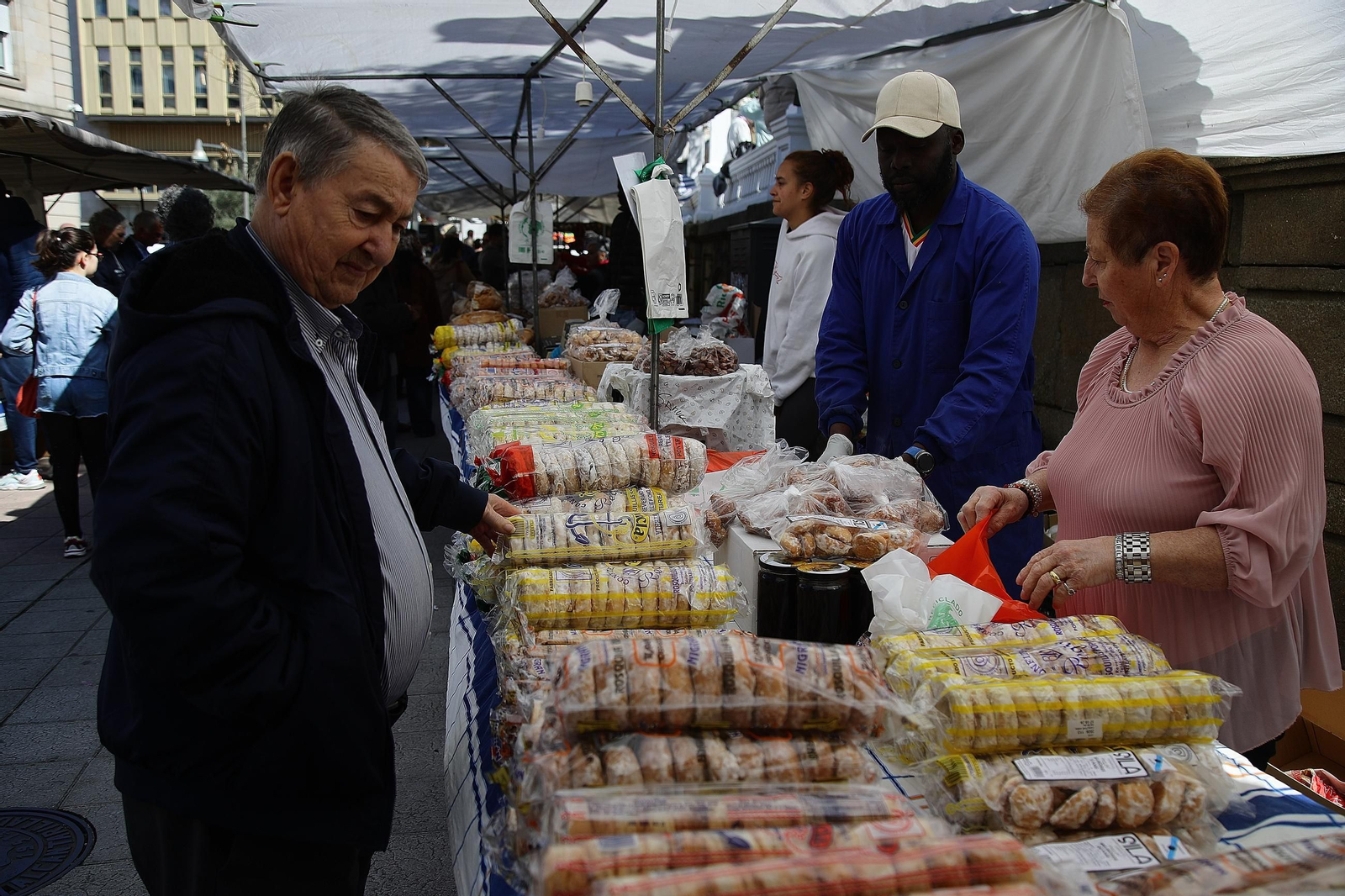 Galería |  Las Madamitas y el buen tiempo conquistan San Lázaro