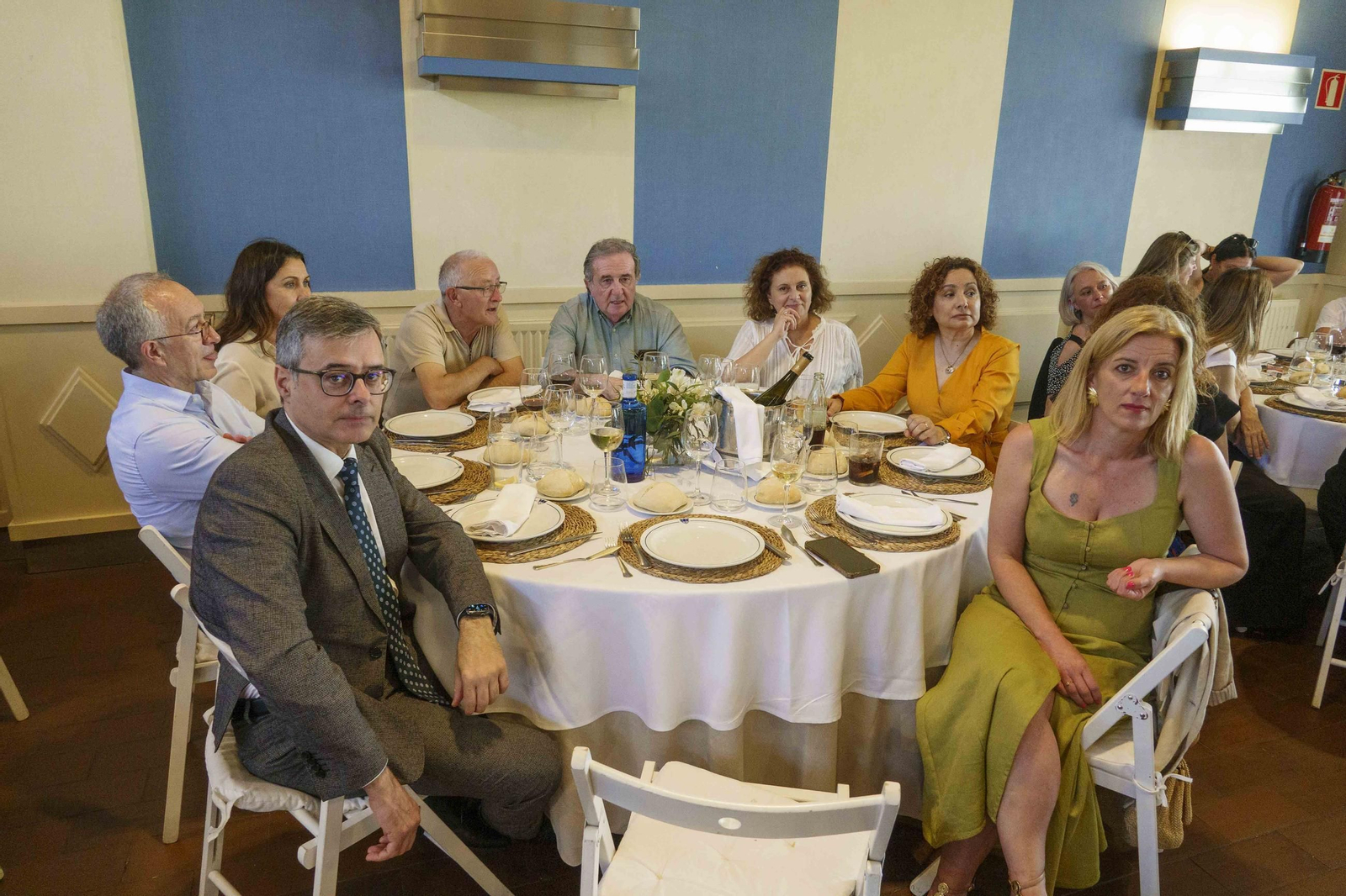 Galería | Emotiva despedida en Vigo al exjuez decano Germán Serrano