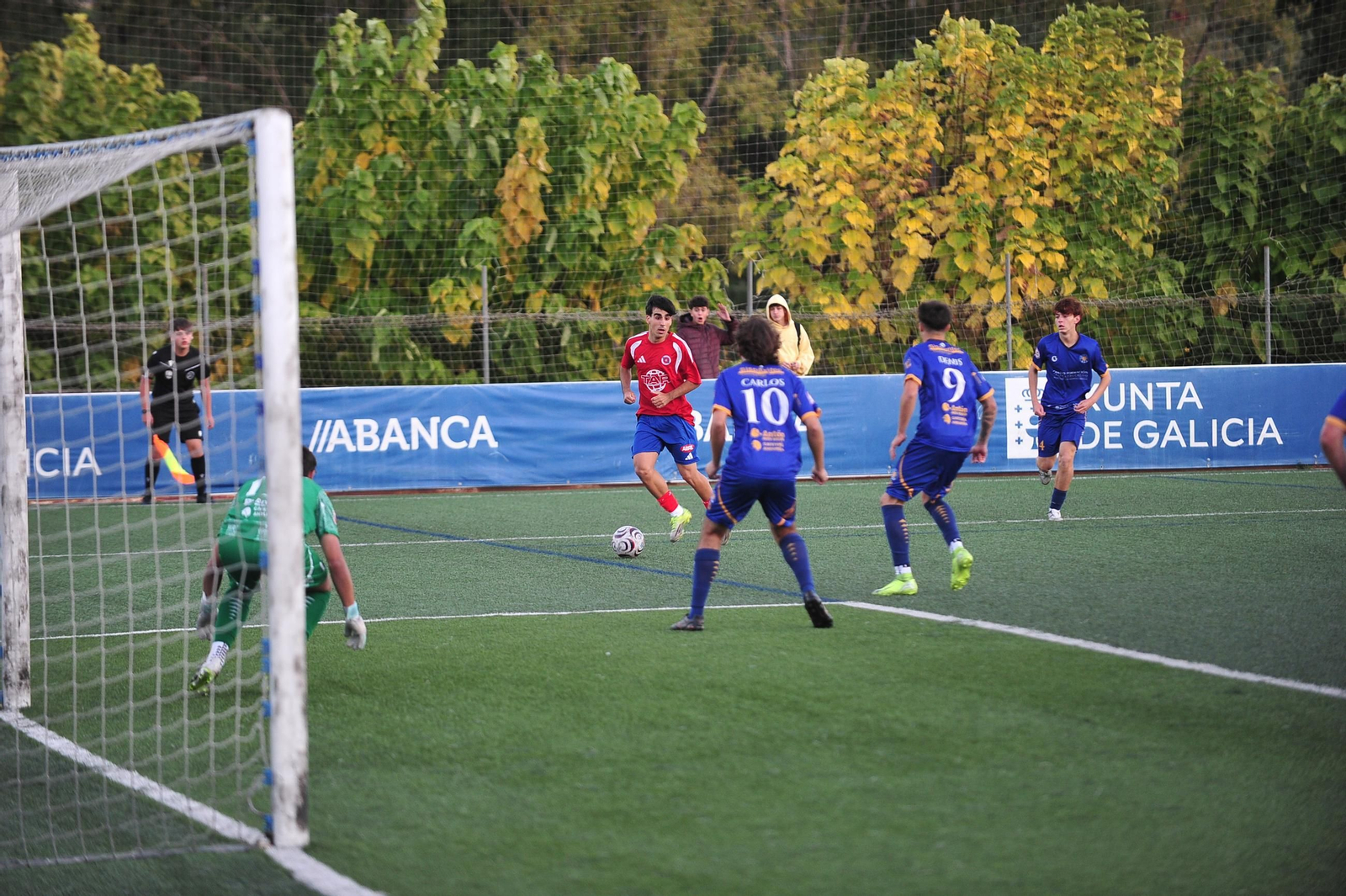 El Auriense sigue en racha y se lleva el derbi de Liga Juvenil ante la UD Ourense (2-1)