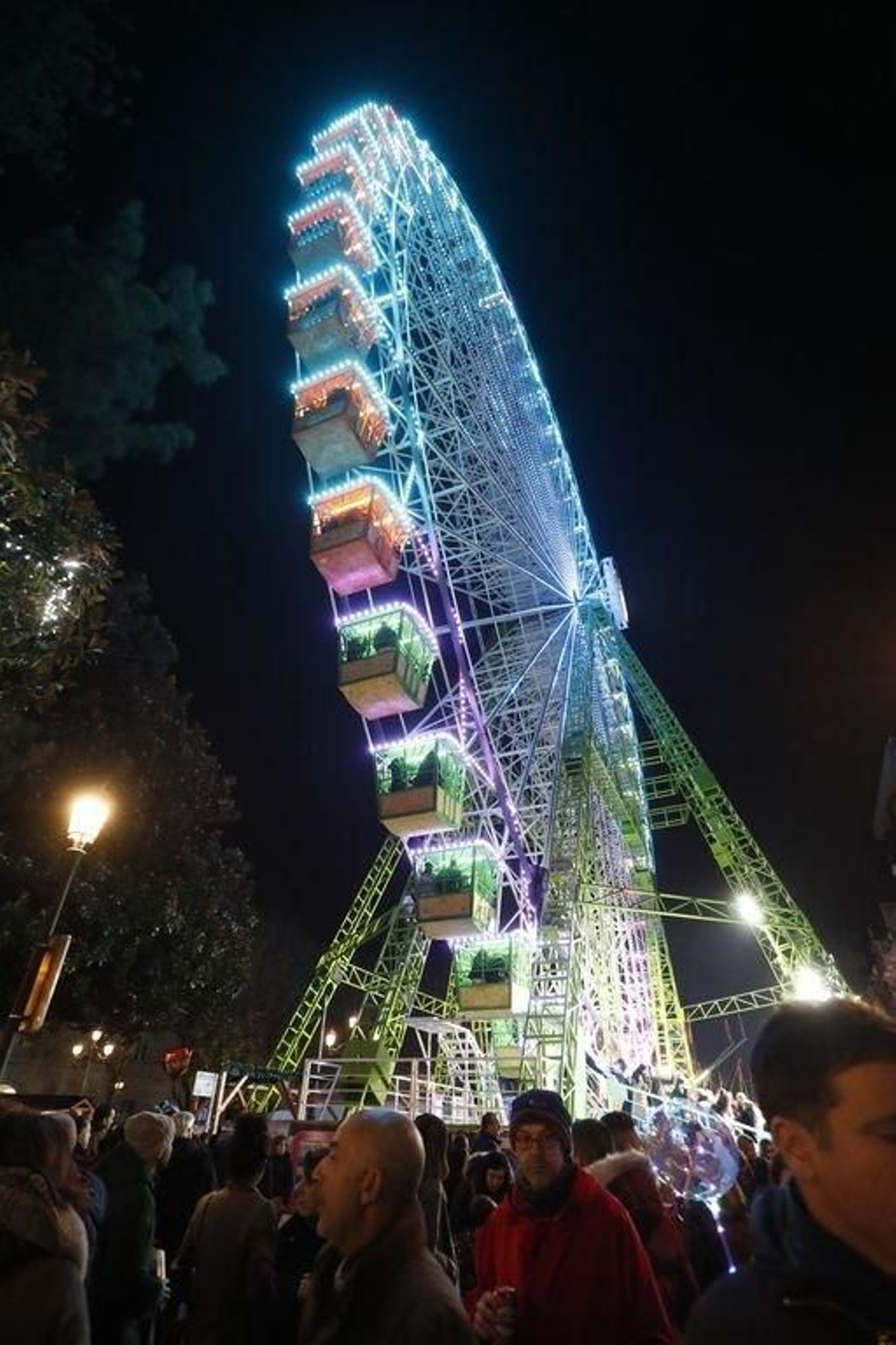 Los turistas invaden Vigo en el Puente116