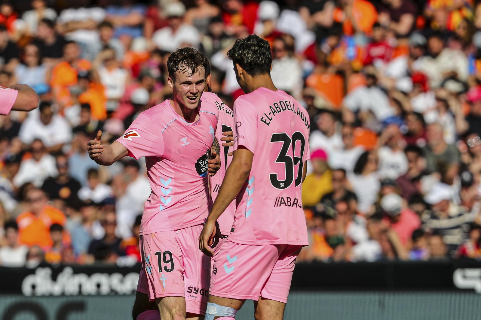 Swedberg celebra su gol con El-Abdellaoui.