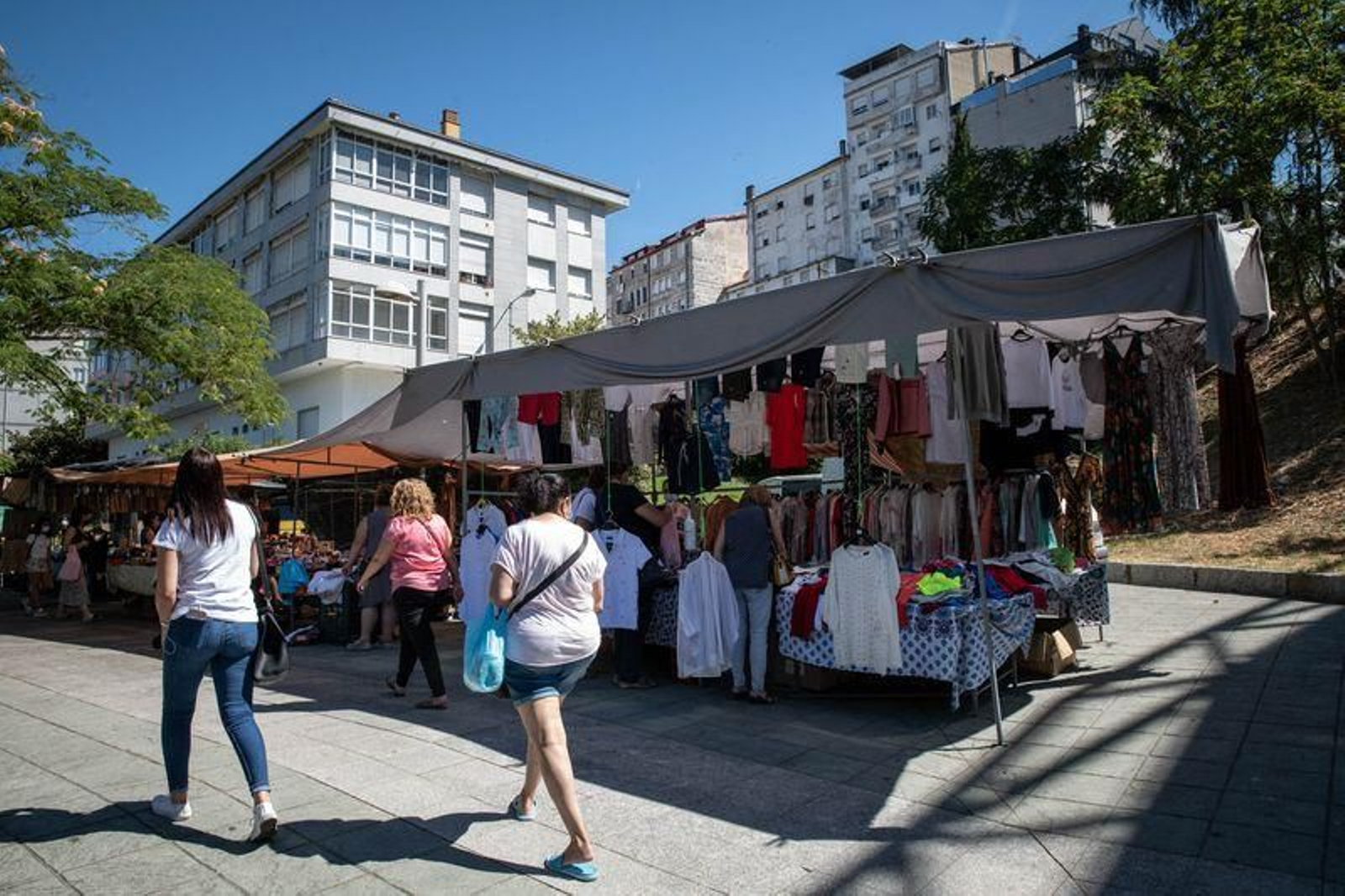 La feria de Ourense, con medidas de prevención del coronavirus (ÓSCAR PINAL).