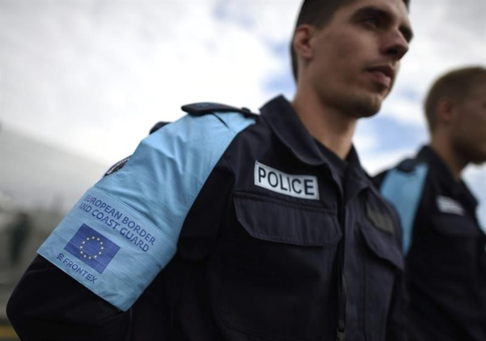Un policía de frontera alemán posa durante la puesta en marcha oficial de la Agencia Europea de Guardia de Fronteras. (DONEV)