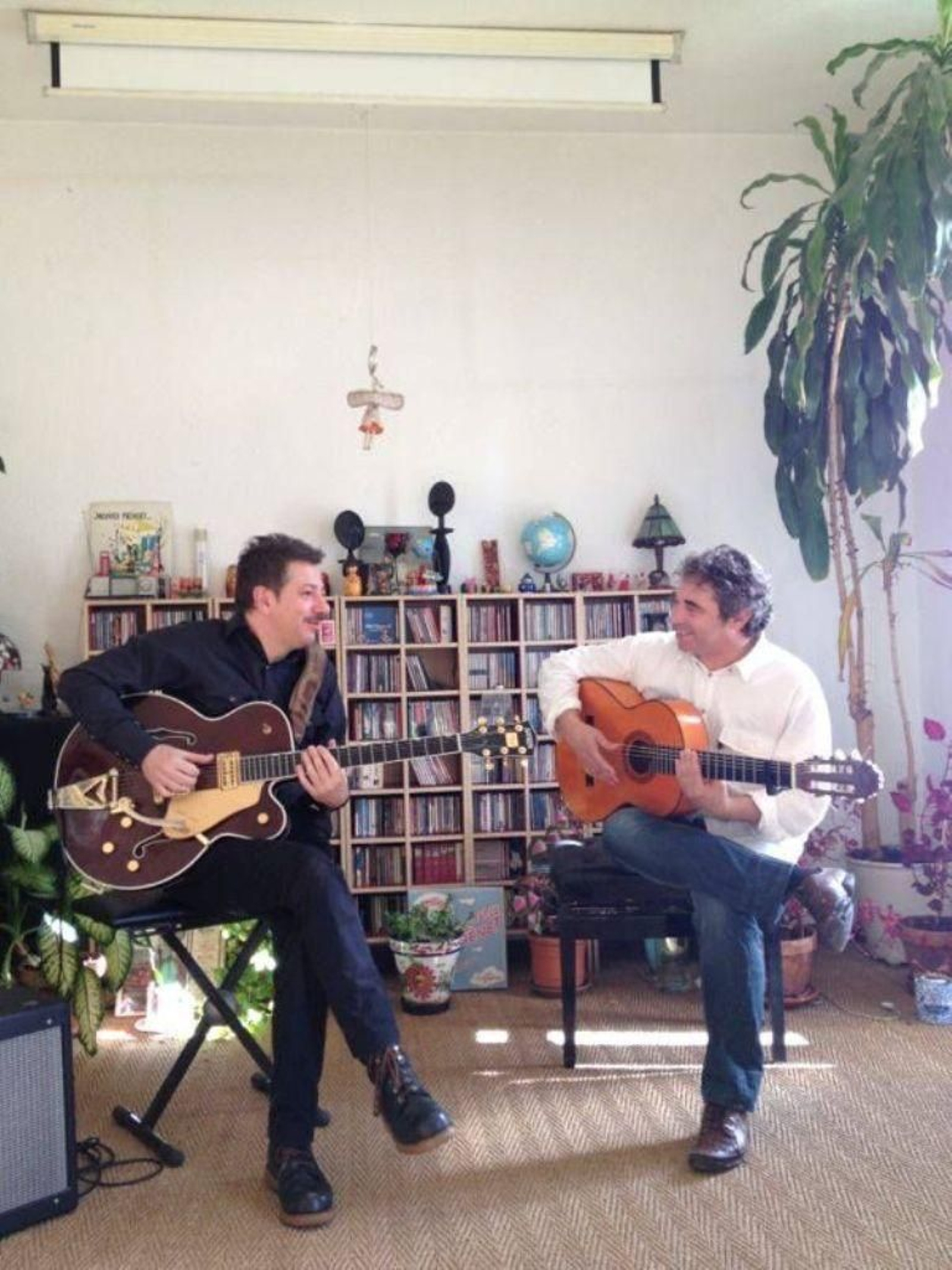 Pablo Novoa y Nono García, durante uno de sus encuentros musicales.