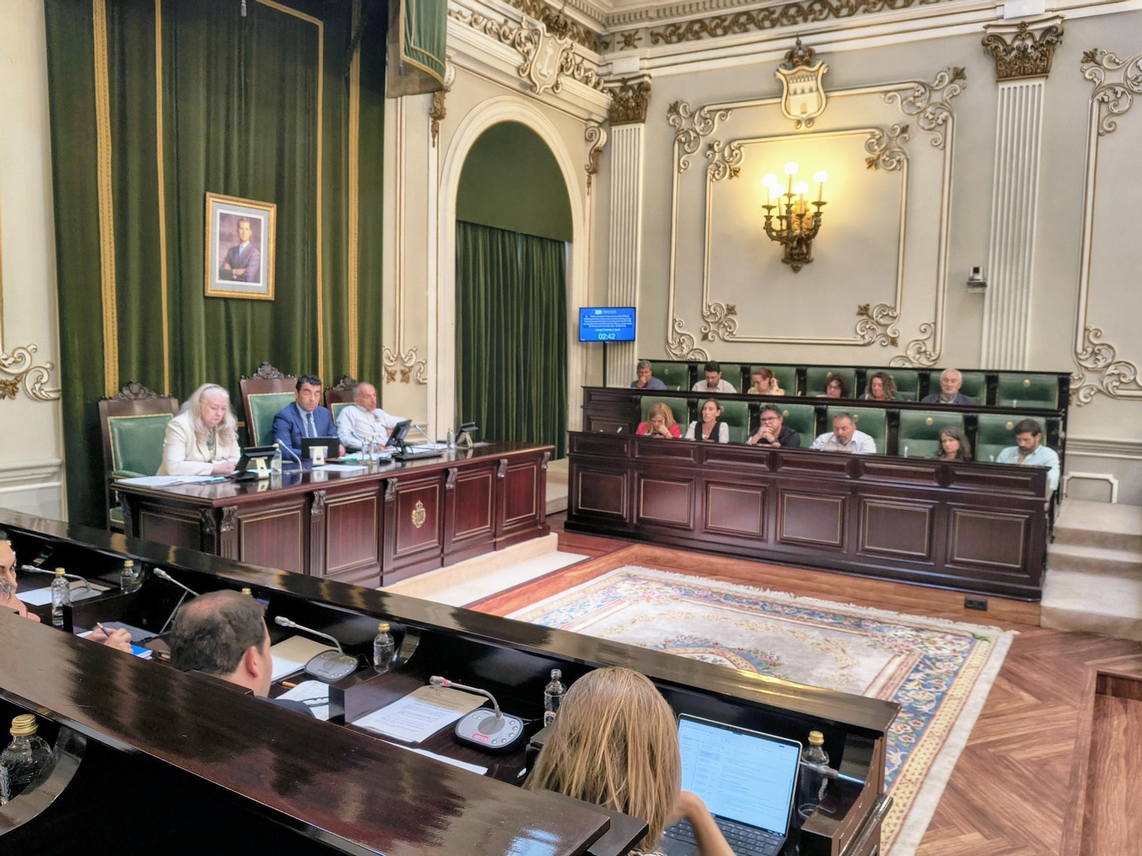 La corporación provincial durante el debate en el pleno ordinario celebrado ayer.