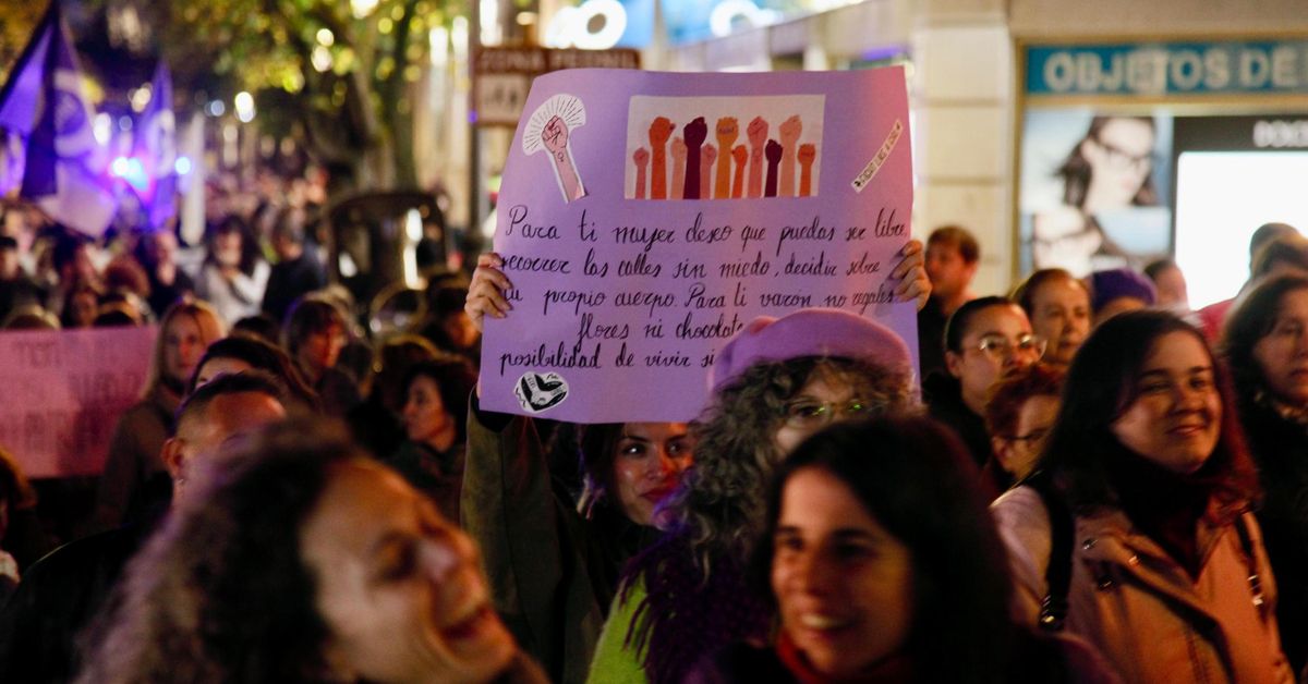 Galería | Ourense clama contra la violencia machista por el 25N