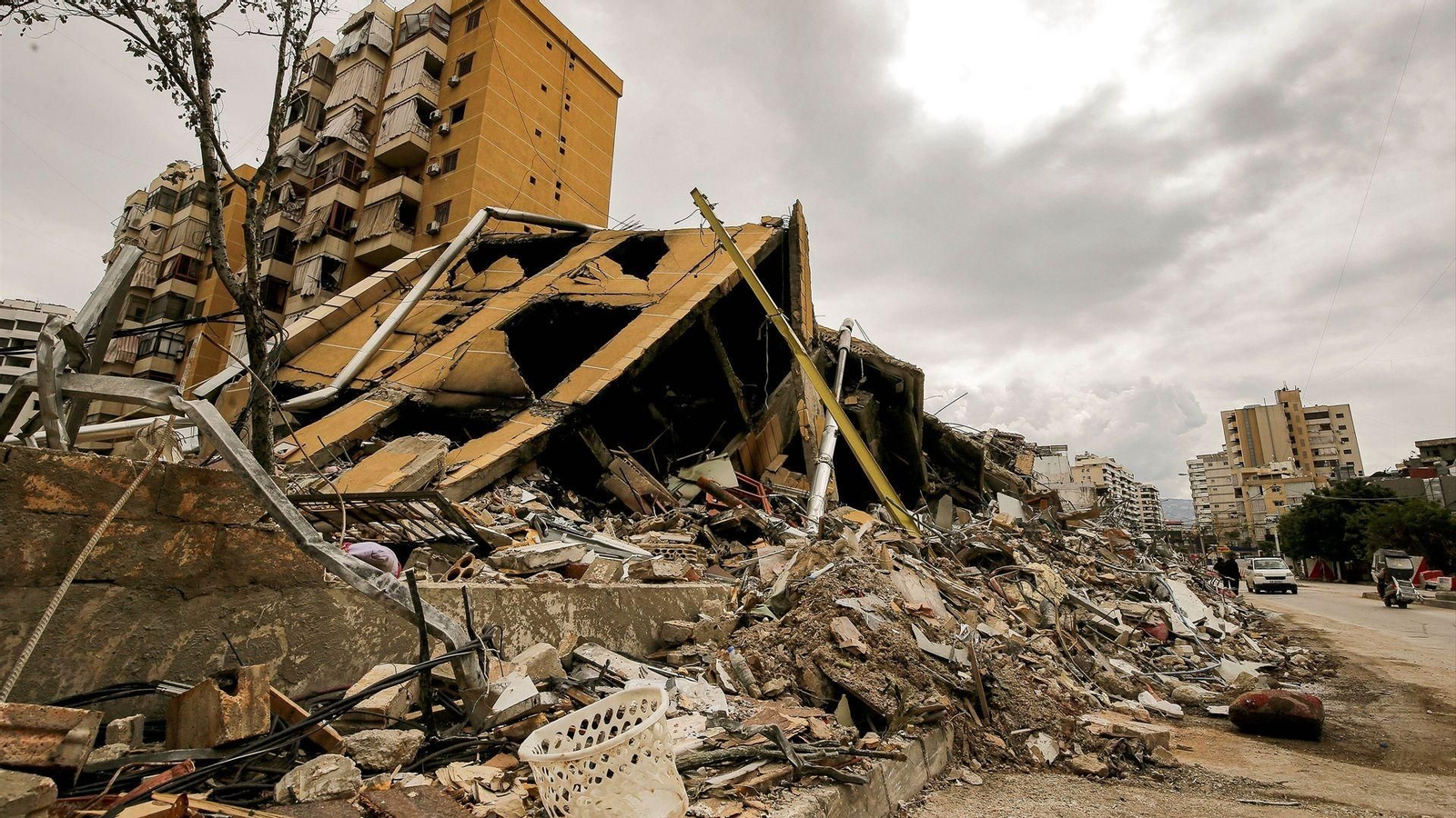 Edificios destruidos en los suburbios del sur de Beirut tras nuevos bombardeos.