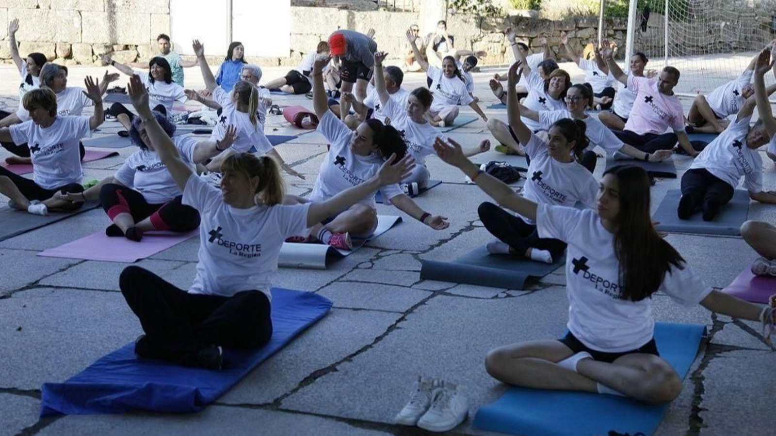 Maceda se mueve a ritmo de zumba para fomentar unos hábitos sanos.
