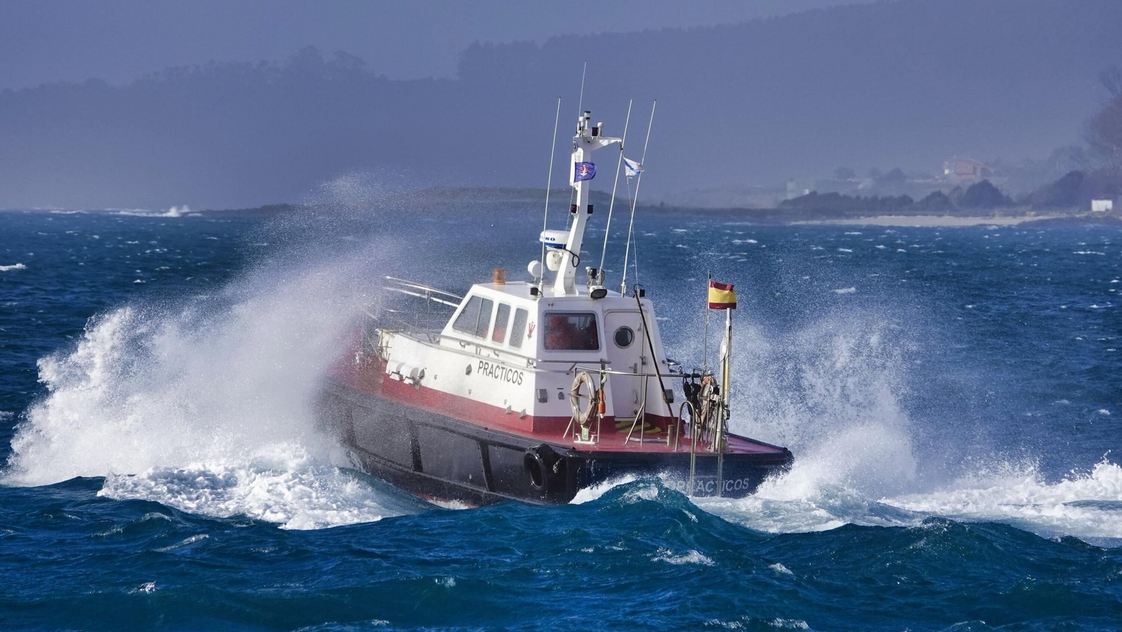 Galería | Calles inundadas y fuerte oleaje en la ría de Vigo por el temporal