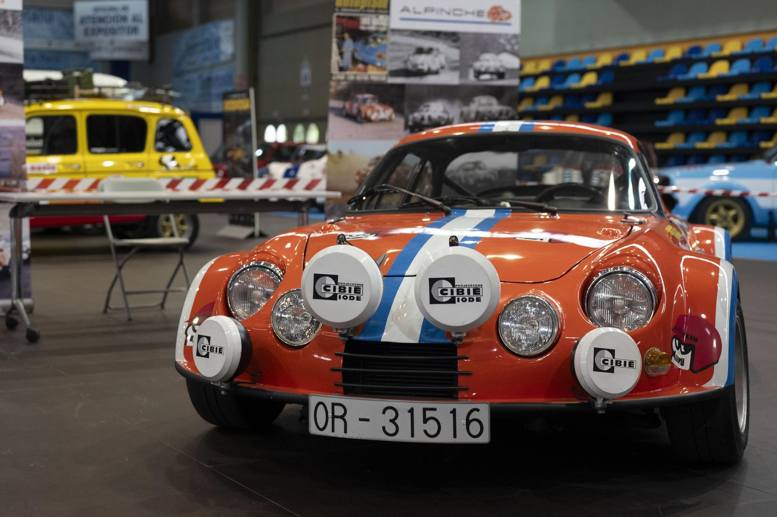 Galería | Expourense retrocede varias décadas con la belleza de los coches clásicos