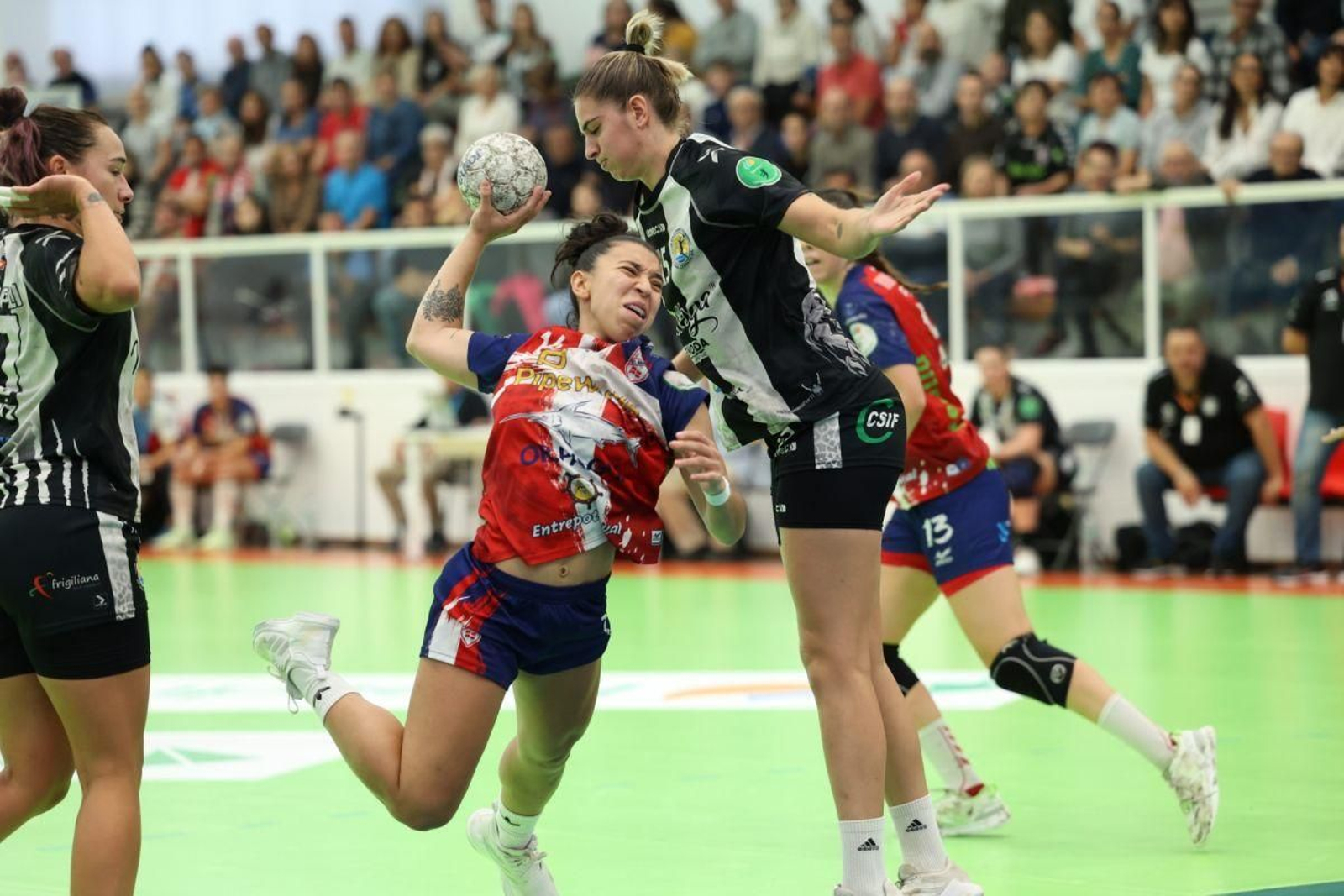 Pauli Fernández fue clave en un ataque de velocidad.