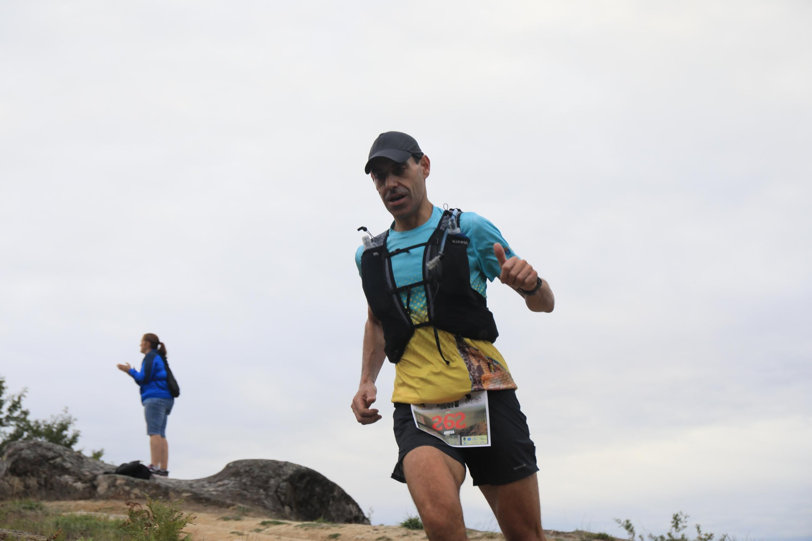 Galería | El Trail Ribeira Sacra cumple diez años y lo celebra entre montes y miradores, en fotos
