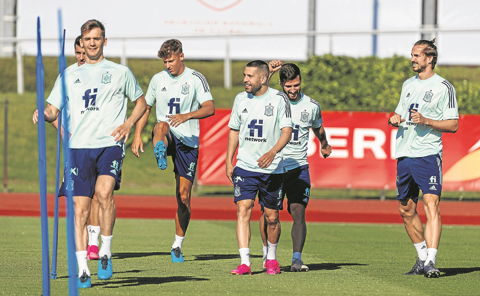 Varios jugadores de la selección española durante uno de los entrenamientos en La Rozas.
