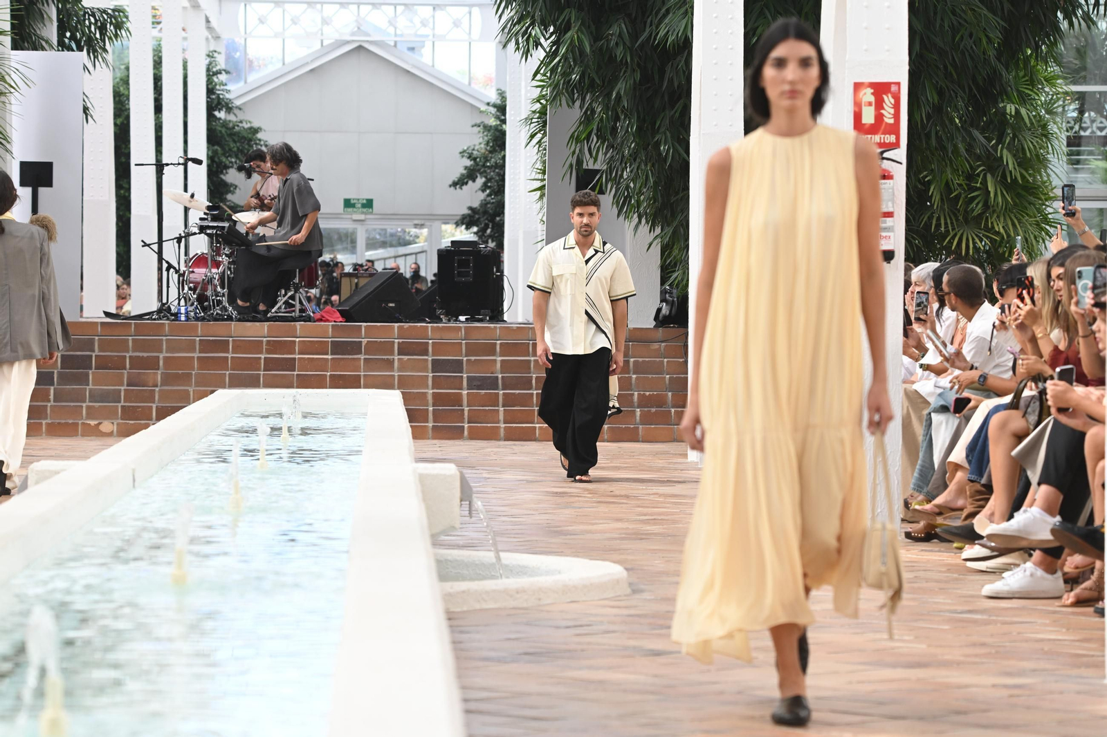 Todos los diseños presentados por Adolfo Domínguez en su regreso a la Fashion Week, en fotos