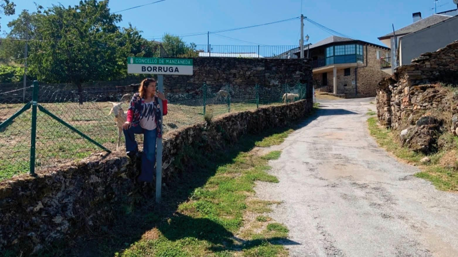 Eva Perales Hervella, en su pueblo.