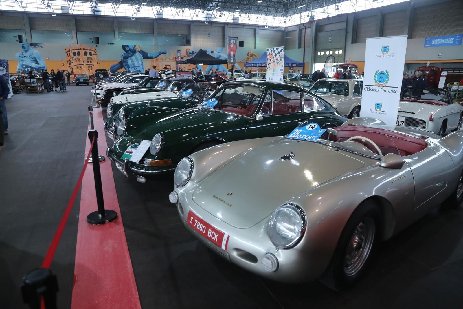 Galería | Más de un centenar de coches en el Salón del Automóvil Clásico