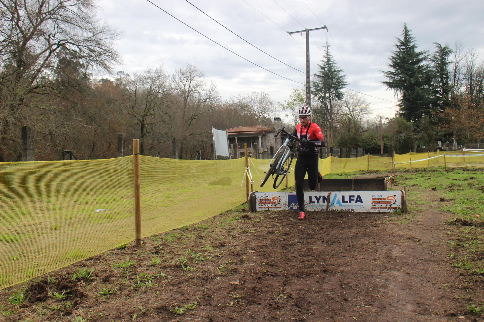 Galería | El campeón de ciclocross Miguel Rodríguez entrena en su Ponteareas natal