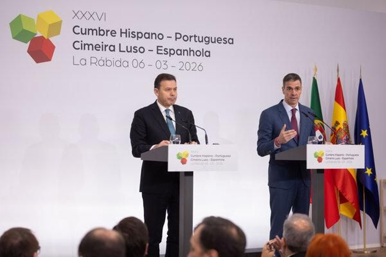 Montenegro y Sánchez, este viernes, en su comparecencia ante los medios en Huelva.