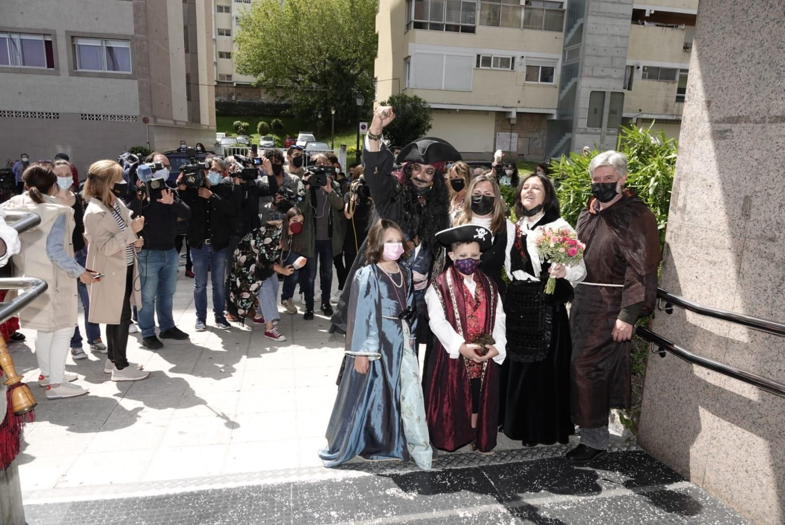 El Jack Sparrow vigués al fin logra casarse _ Vicente Alonso 02