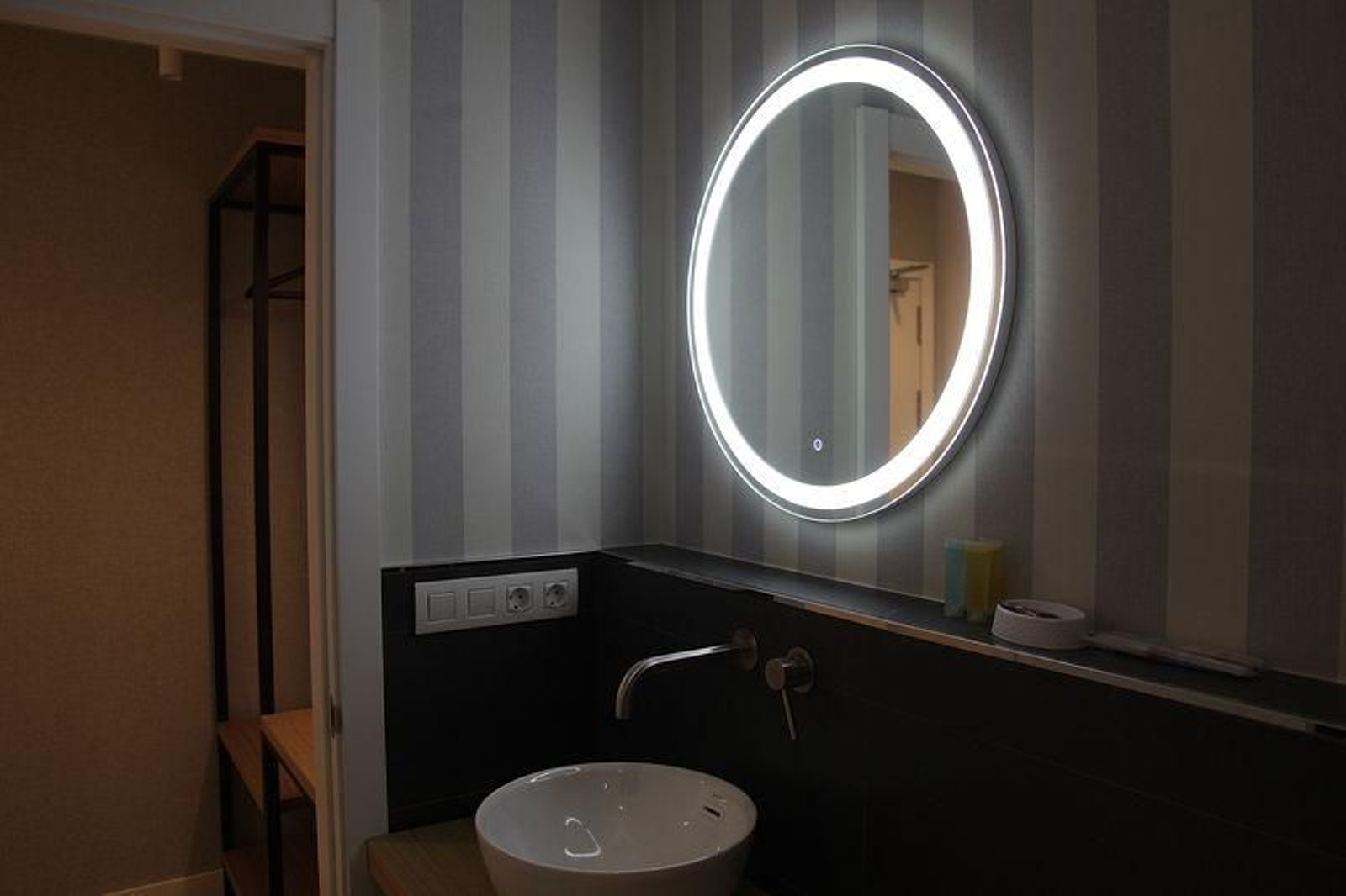 Uno de los cuartos de baño // FOTO: MIGUEL ÁNGEL