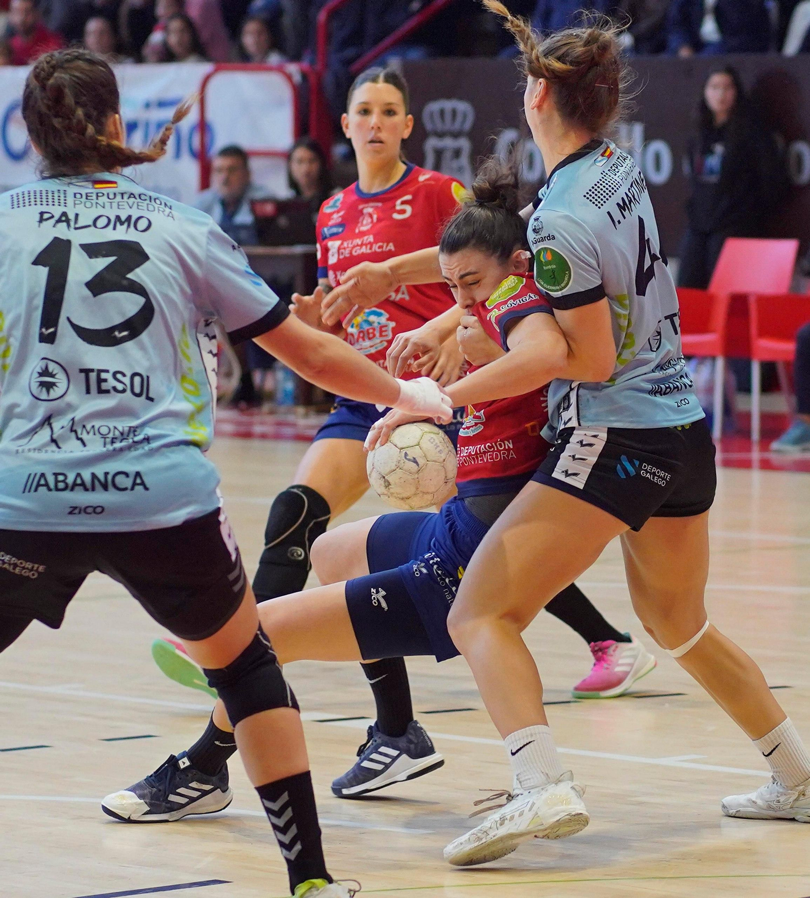 Nuevo forcejeo en el debir gallego.