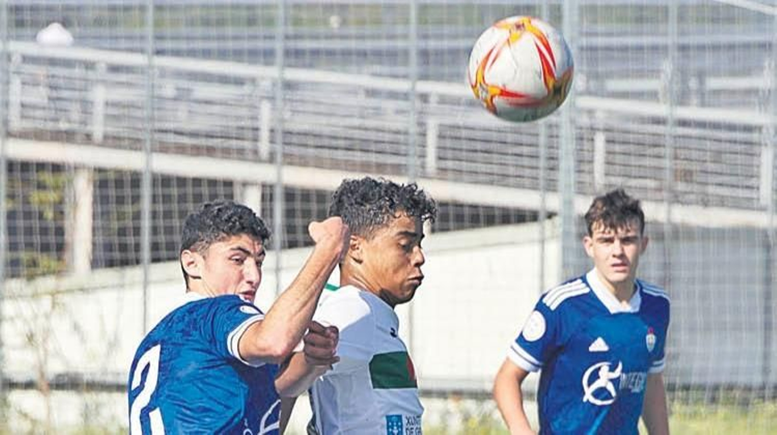 Esteban, medio del Pabellón.