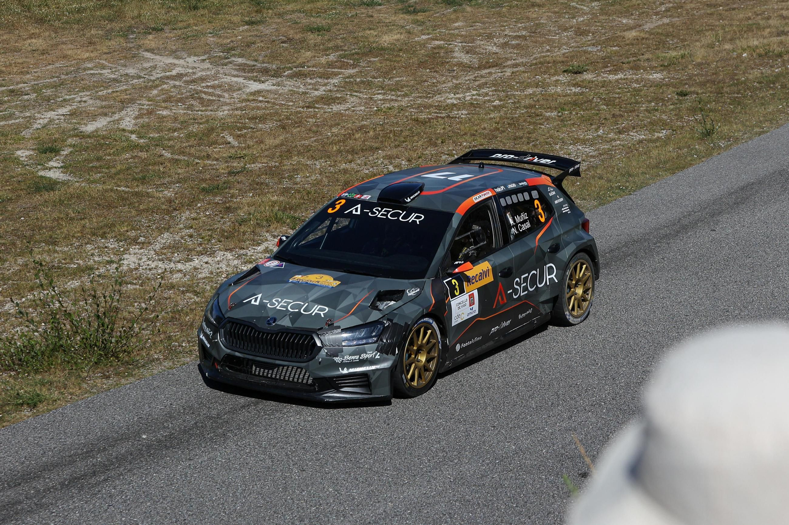 Galería | Los coches se apoderan de Vigo en el primer día del Rally Rías Baixas