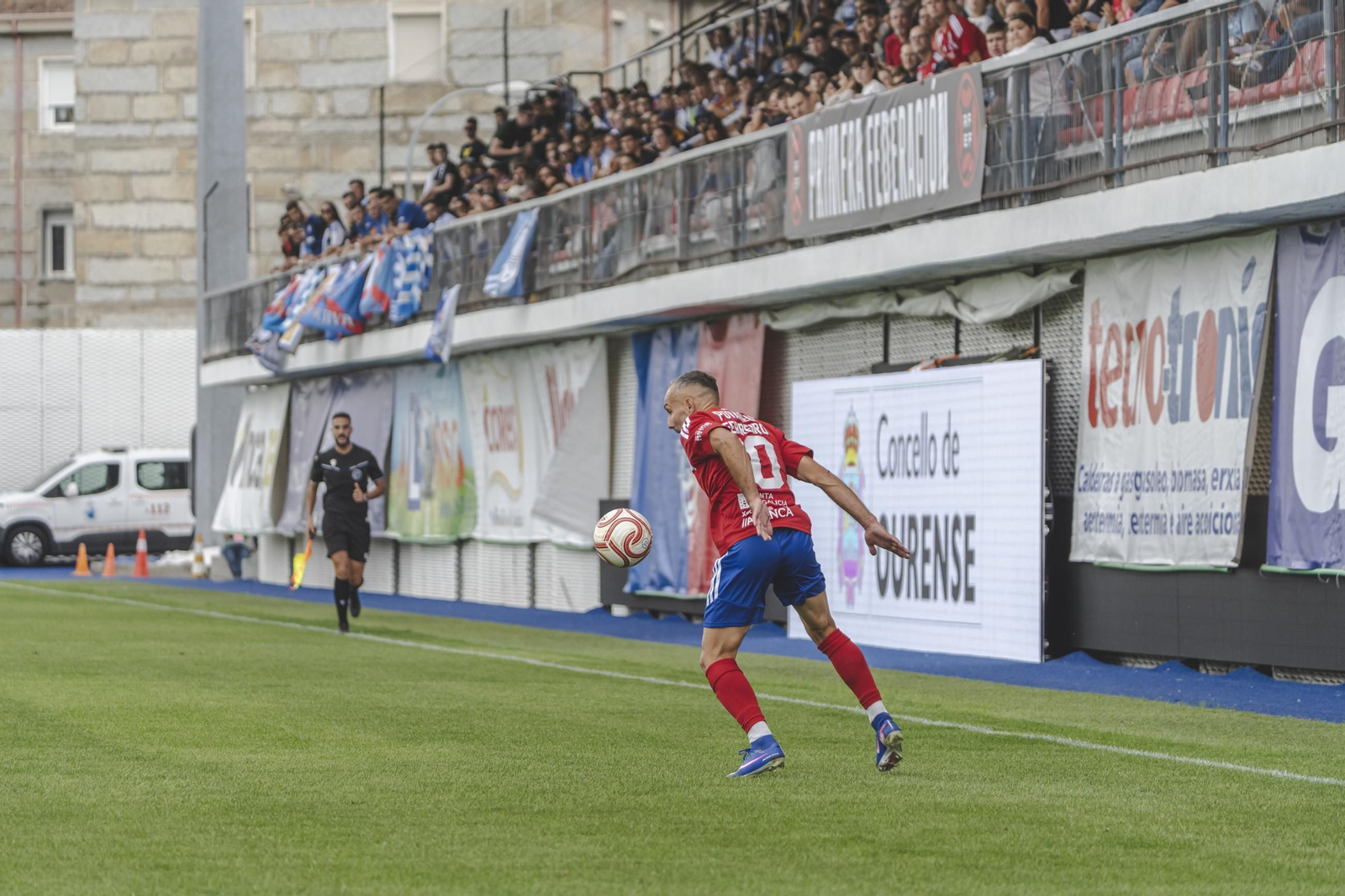 Galería | O Couto disfruta con el estreno de la UD Ourense en Primera Federación, en fotos