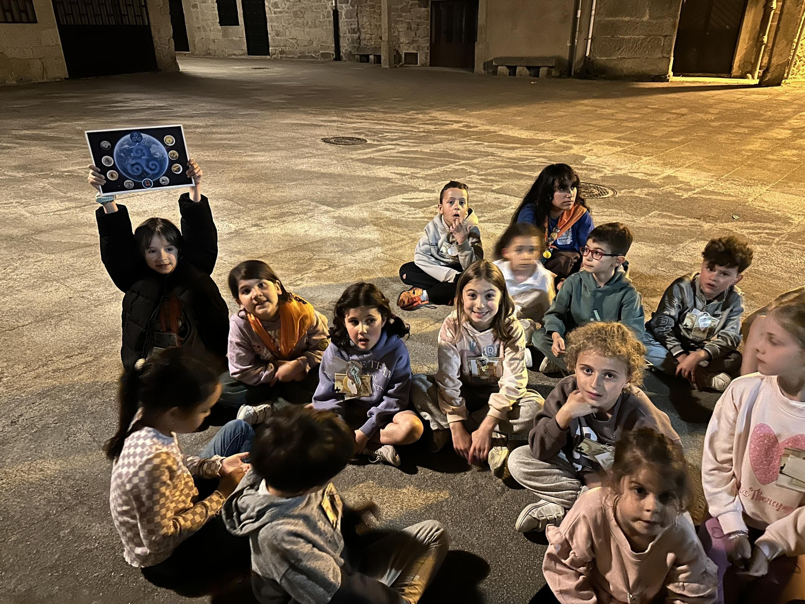 Un grupo de Saltimbanquis no xogo